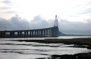 Il ponte che salta la Loira a sud di St. Nazaire