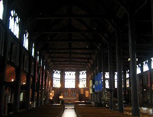 L'interno a 'nave rovesciata' della Chiesa