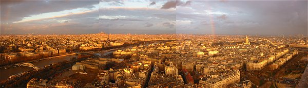 Parigia al tramonto vista dalla Tour Eiffel