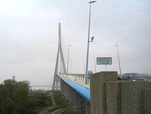 Il ponte di Normandia, che porta a nord verso Le Havre