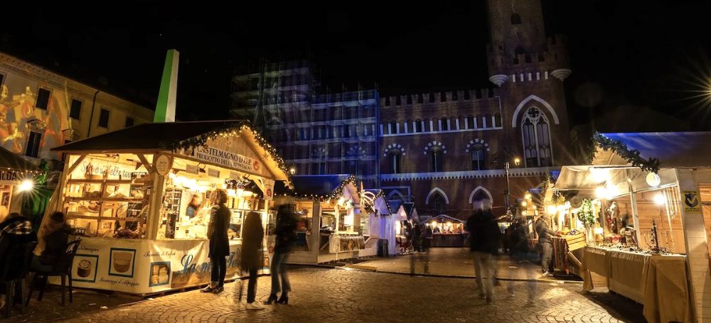 Dal 11/11 al 17/12, 130 bancarelle nel Magico Mercatino di Natale di Asti