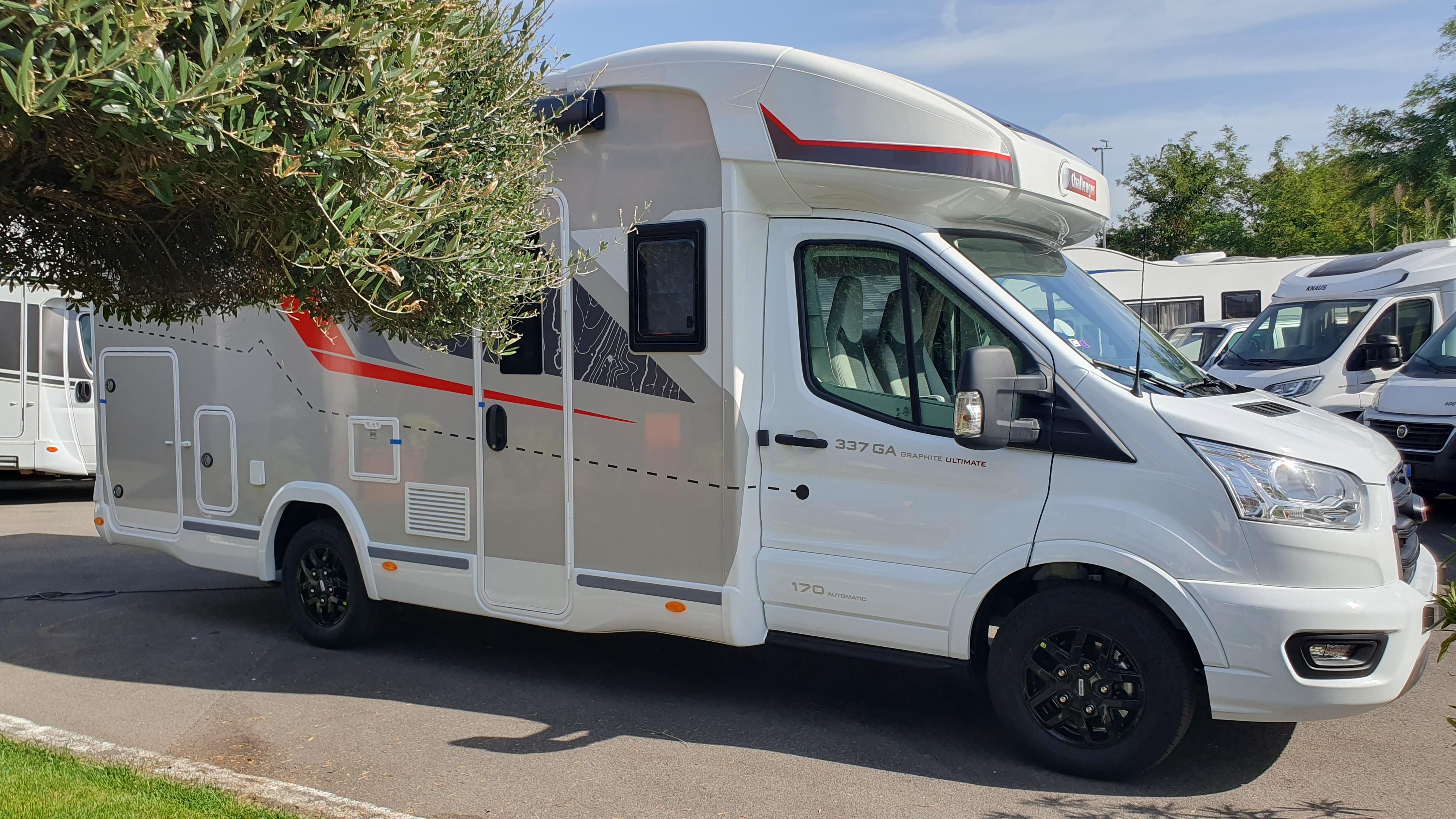 Camper Nuovo Semintegrale Challenger 337GA Graphite Ultimate 2024