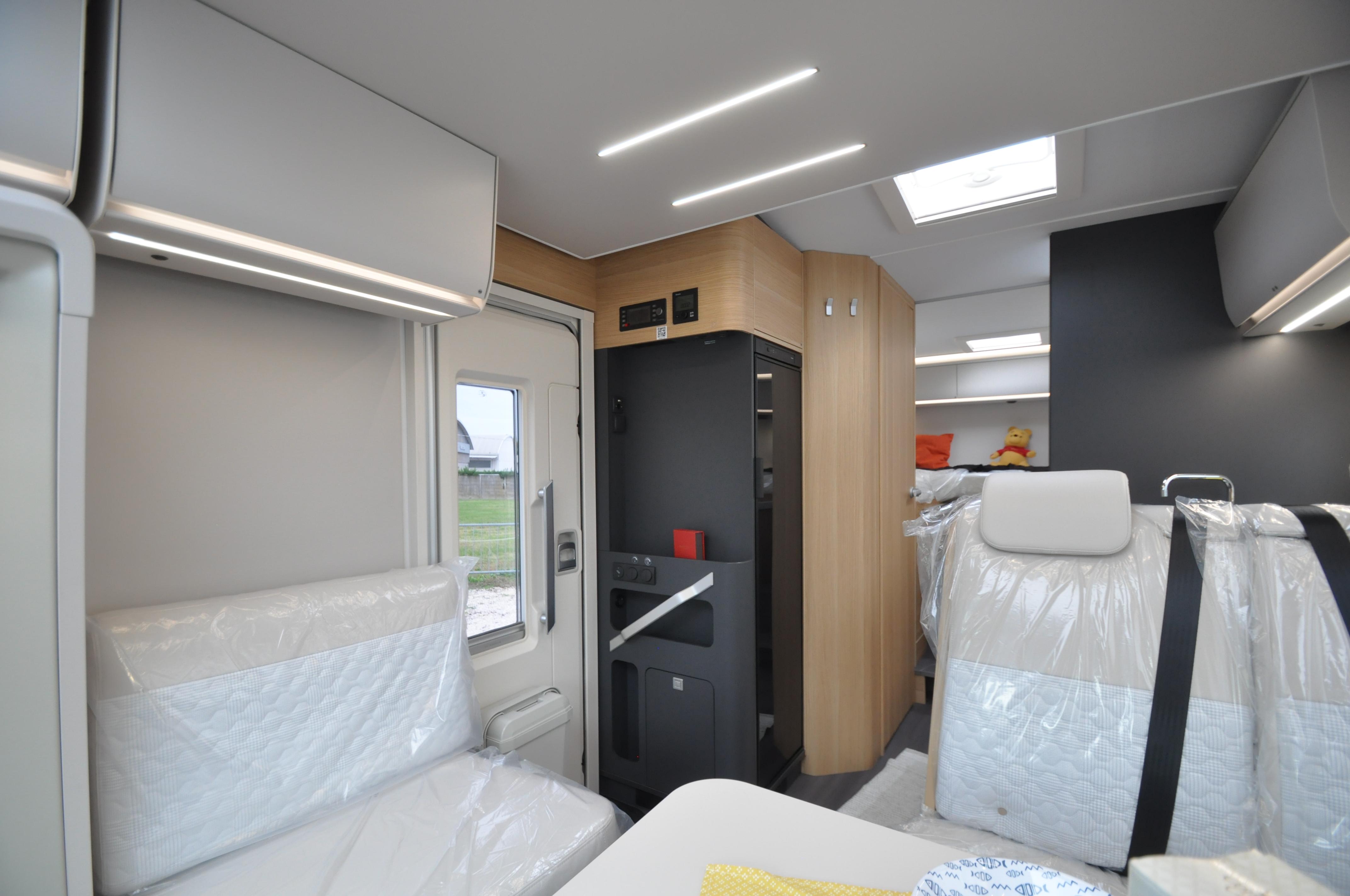 Camper Nuovo Semintegrale Adria Matrix Axess 670 SL Linea 80 Campalto ...