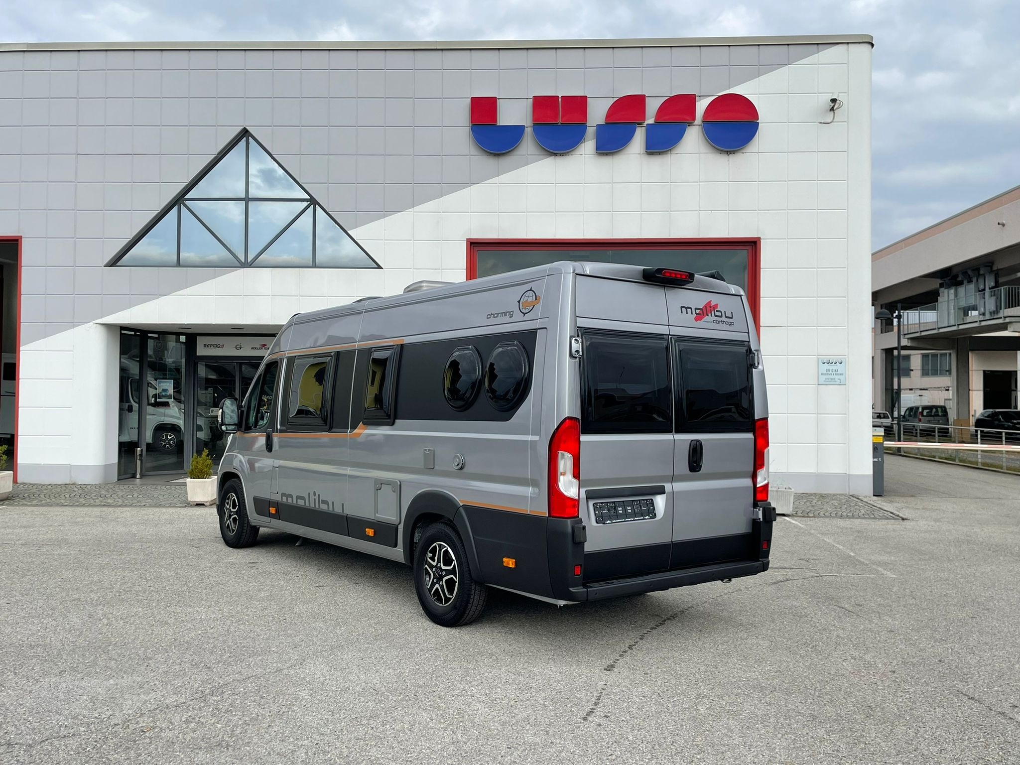 Van 640 LE GT Skyview
