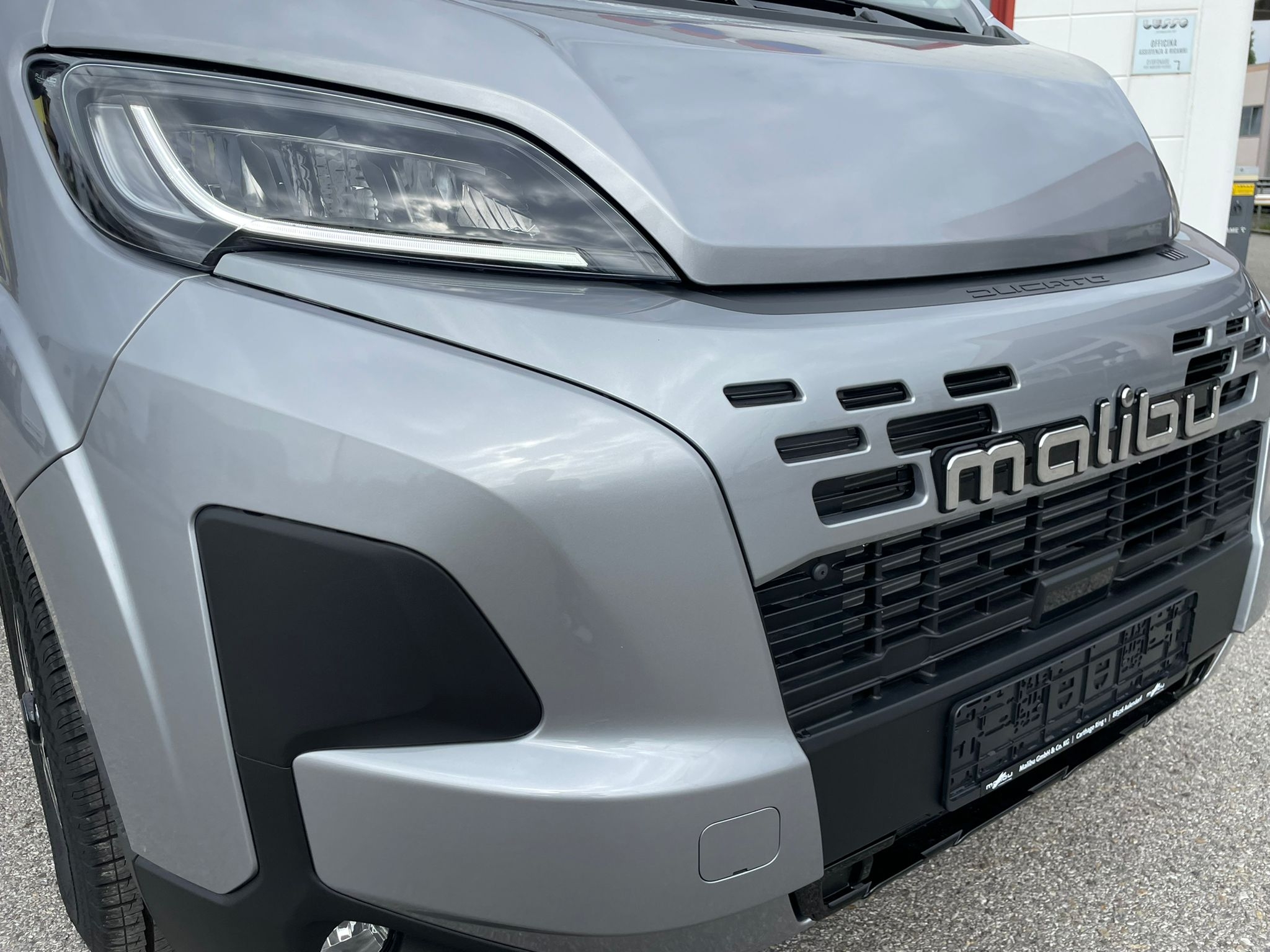 Van 640 LE GT Skyview