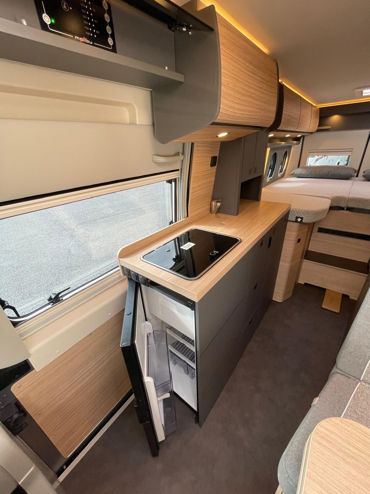 Van 640 LE GT Skyview