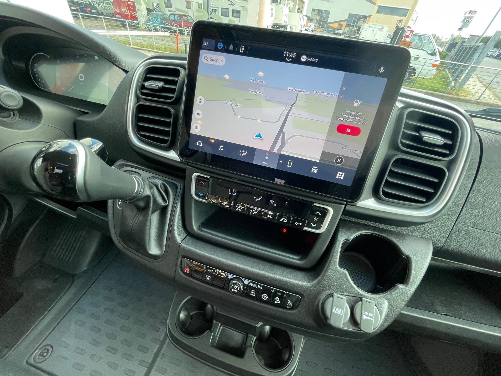 Van 640 LE GT Skyview