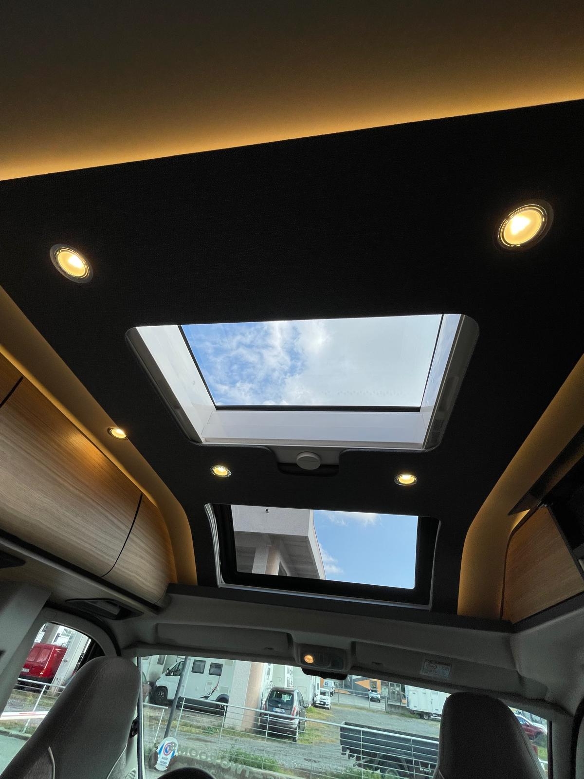Van 640 LE GT Skyview