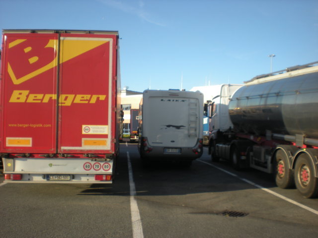 Parck del porto di Rostock.