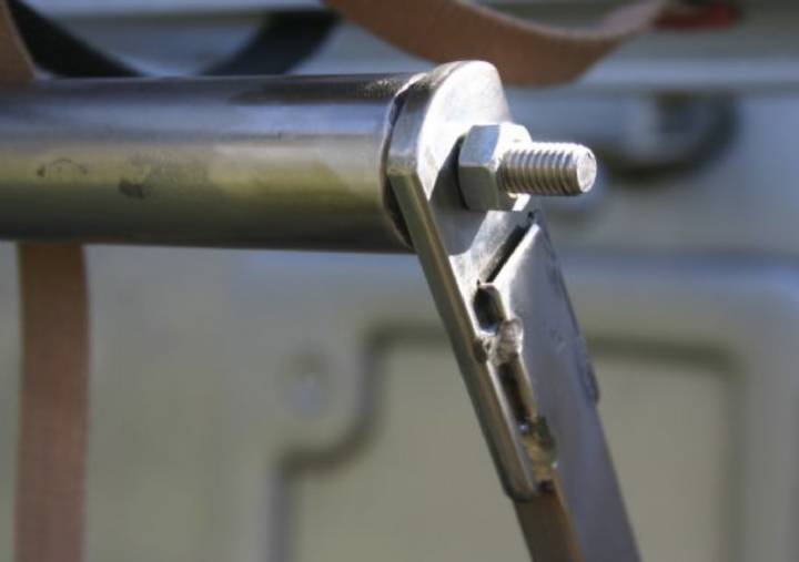 Particolare del rinforzo al portabici