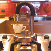 Il vostro espresso sulla cucina di casa, del camper, della caravan