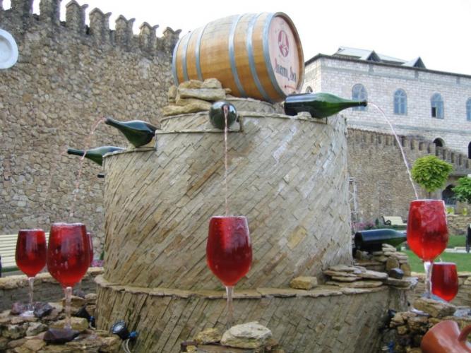 1475918996983_jpg--nasce_a_ortona_la_prima_fontana_che_da_vino.jpg