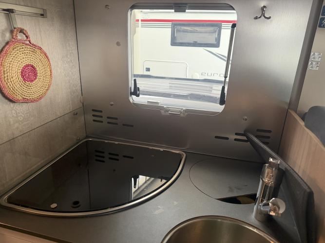 20260805%20magnete%20coperchio%20cucina%20montato%20chiuso.jpeg