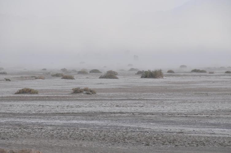 54-Dasht-e%20Kavir-%20il%20%2522Deserto%20di%20Sale%2522%20durante%20una%20tempesta%20di%20sabbia.jpg