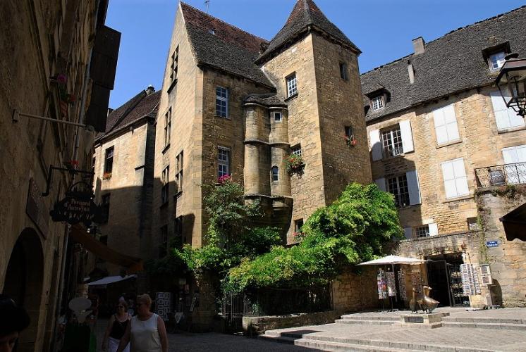 DSC_0137%20Sarlat%20la%20Caneda.JPG