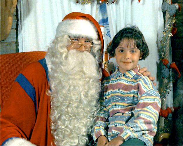 DianaSantaClaus3.jpg