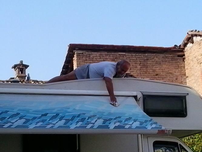 FOTO%20LAVAGGIO%20CAMPER(1).jpg