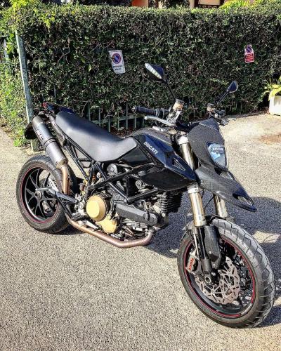 HYPERMOTARD%201100.jpg