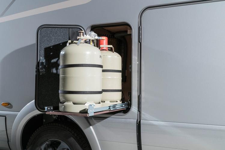 Hymermobil_B_Klasse_SL_2018_Gasflaschenauszug%20(1).jpg