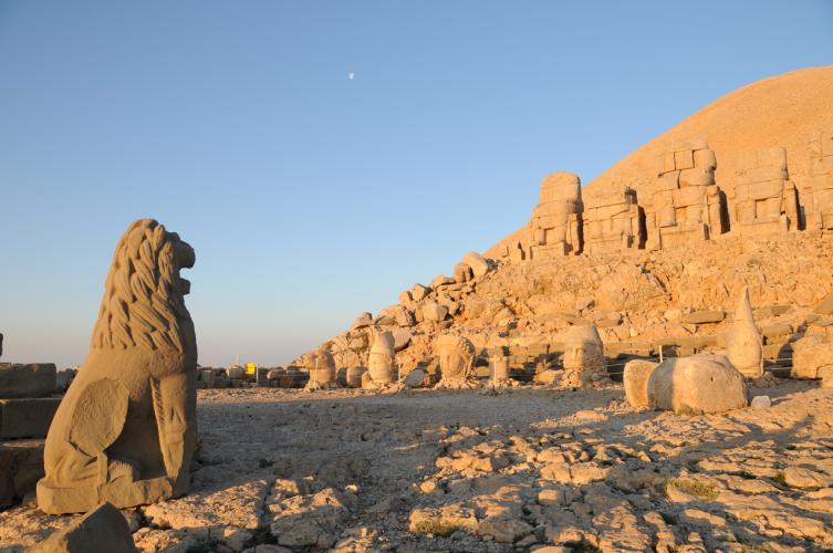 Nemrut%20Dagi%2C%20Kahta%2C%202009_.jpg