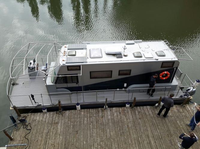 camper-hausboot-torpedo-video-tb-huge-271238f176ea8e75.jpg
