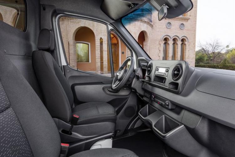 mercedes-sprinter-2018-26.jpg