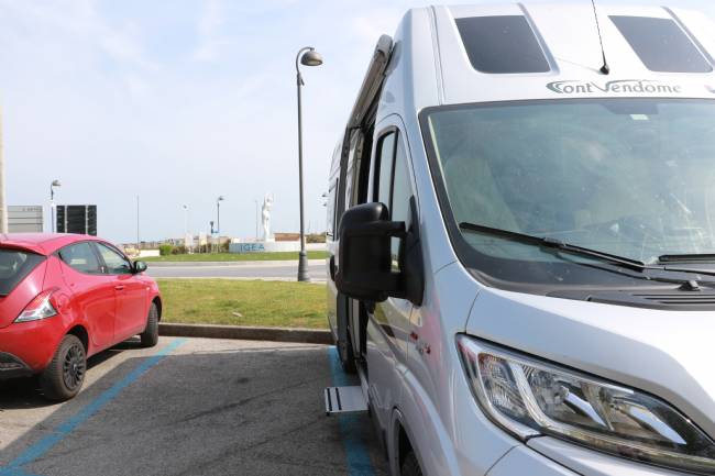 gita sulla riviera per vedere il mare