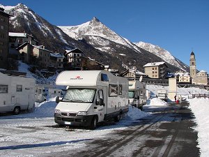 Anche in inverno, l'aea &egrave; mantenuta sgombra dalla neve e sono possibili le operazioni di carico e scarico