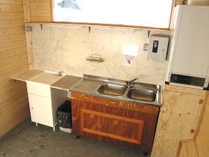 I lavelli con acqua calda, disponibili nel locale servizi