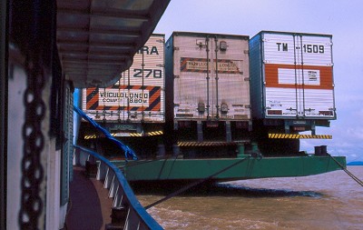 Inizia la navigazione sul Rio delle Amazzoni