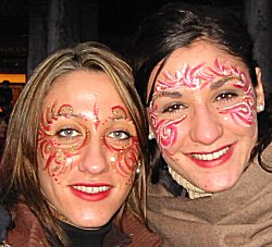 Giovani tedesche truccate in Piazza San Marco