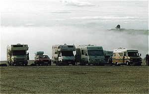 Sosta sulla mitica spianata, in attesa del sospirato sole di mezzanotte