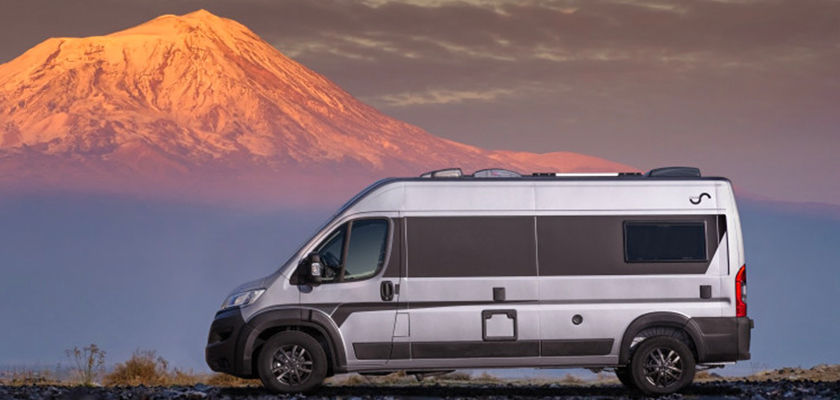 Mega Mobil Lounge 640: una pianta originale per il van